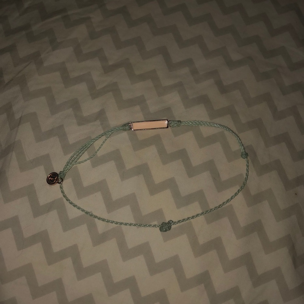 PURA VIDA CHARM BRACELET!